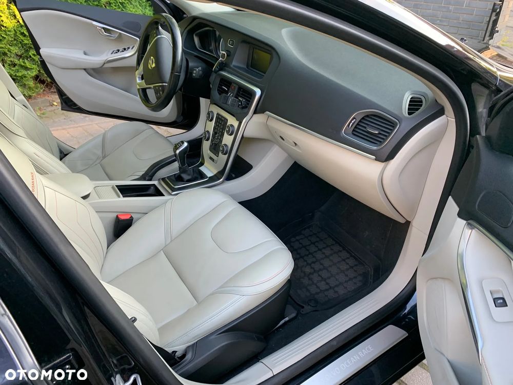 Volvo V40 T3 Ocean Race - 11