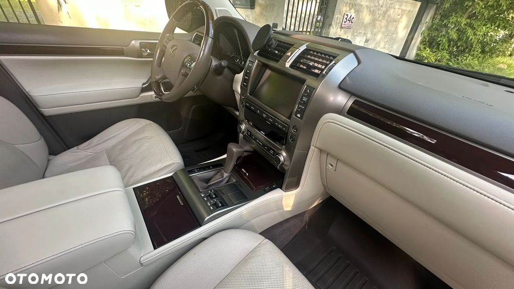 Lexus GX - 13