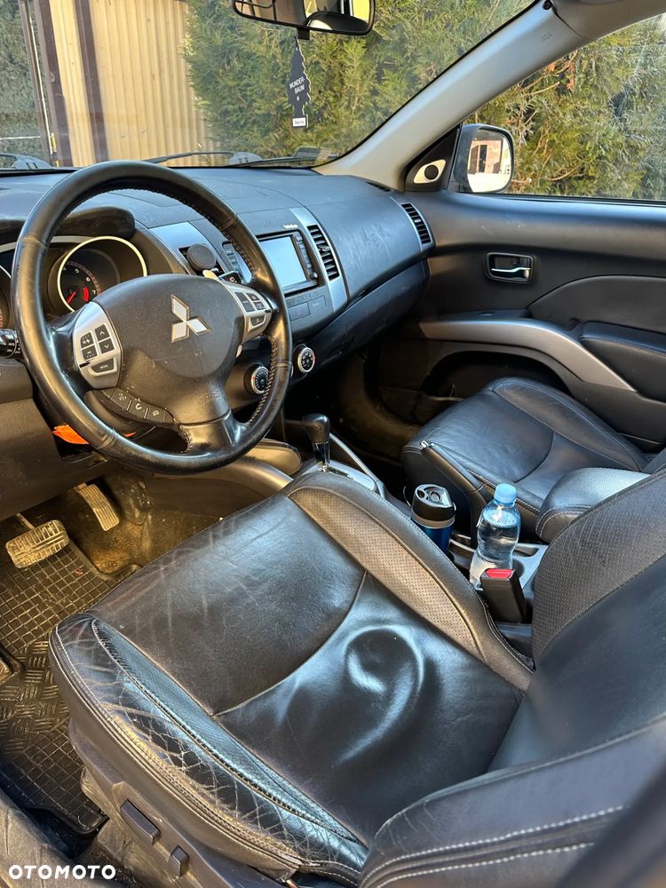 Mitsubishi Outlander - 5