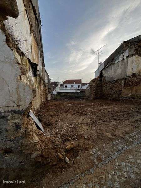 Lote de terreno no Centro Histórico de Figueiró dos Vinhos - Grande imagem: 3/10