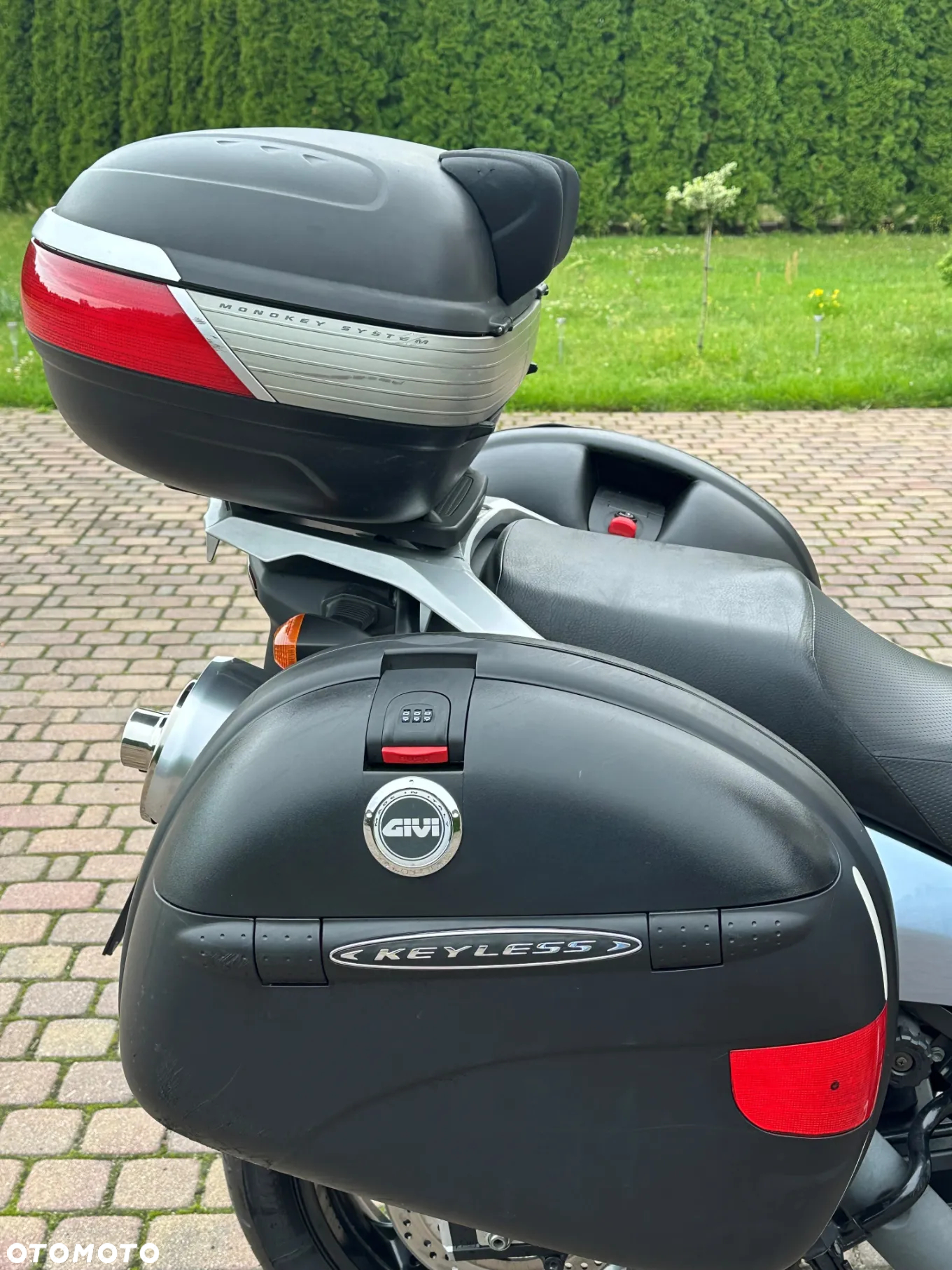 Suzuki V-STROM - 8