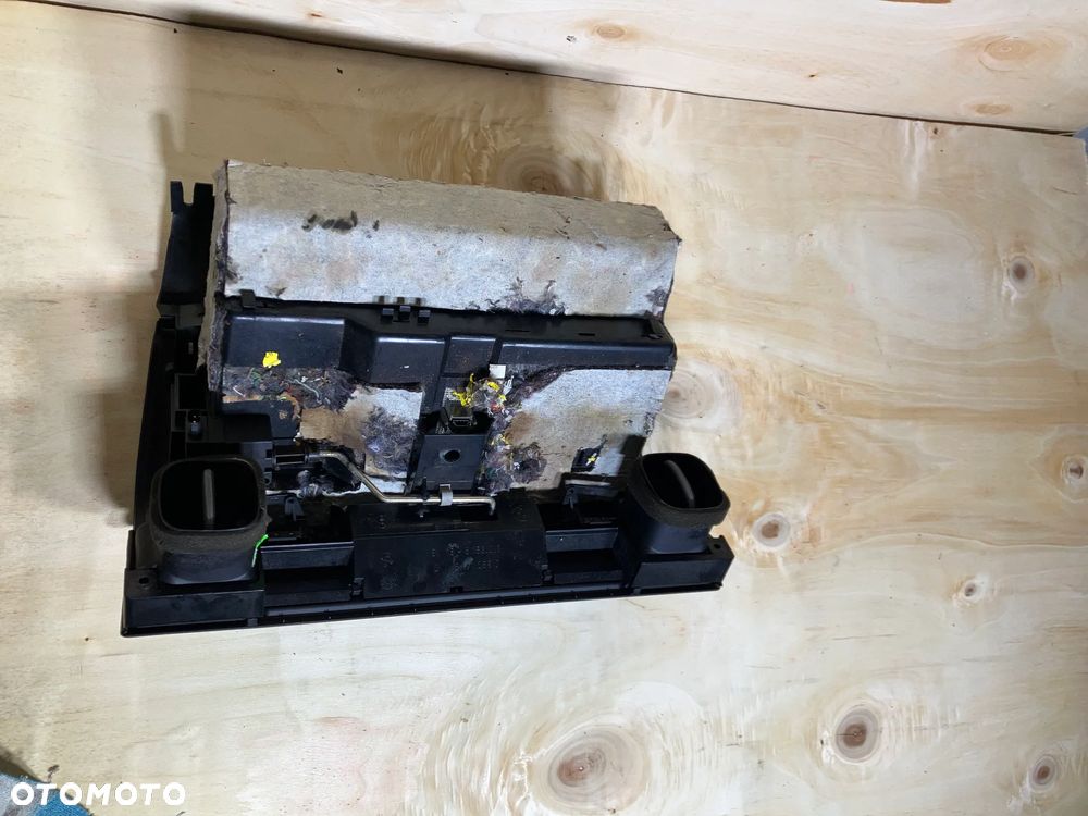 SCHOWEK BMW E36 COUPE CABRIO KRATKA NAWIEWU KRATKI WLOTY ZAMEK 8153013 - 3