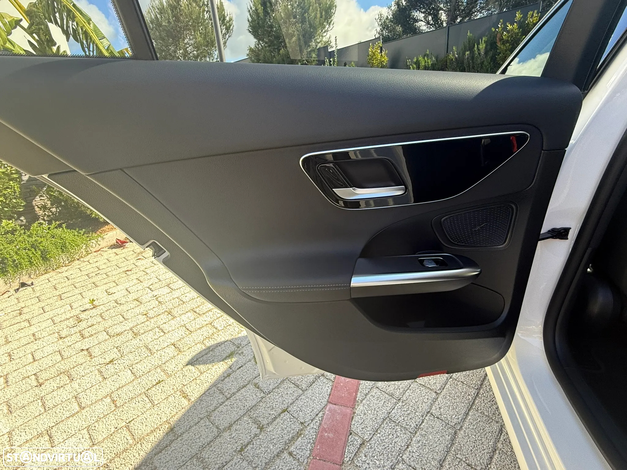 Mercedes-Benz C 300 e Avantgarde - 29