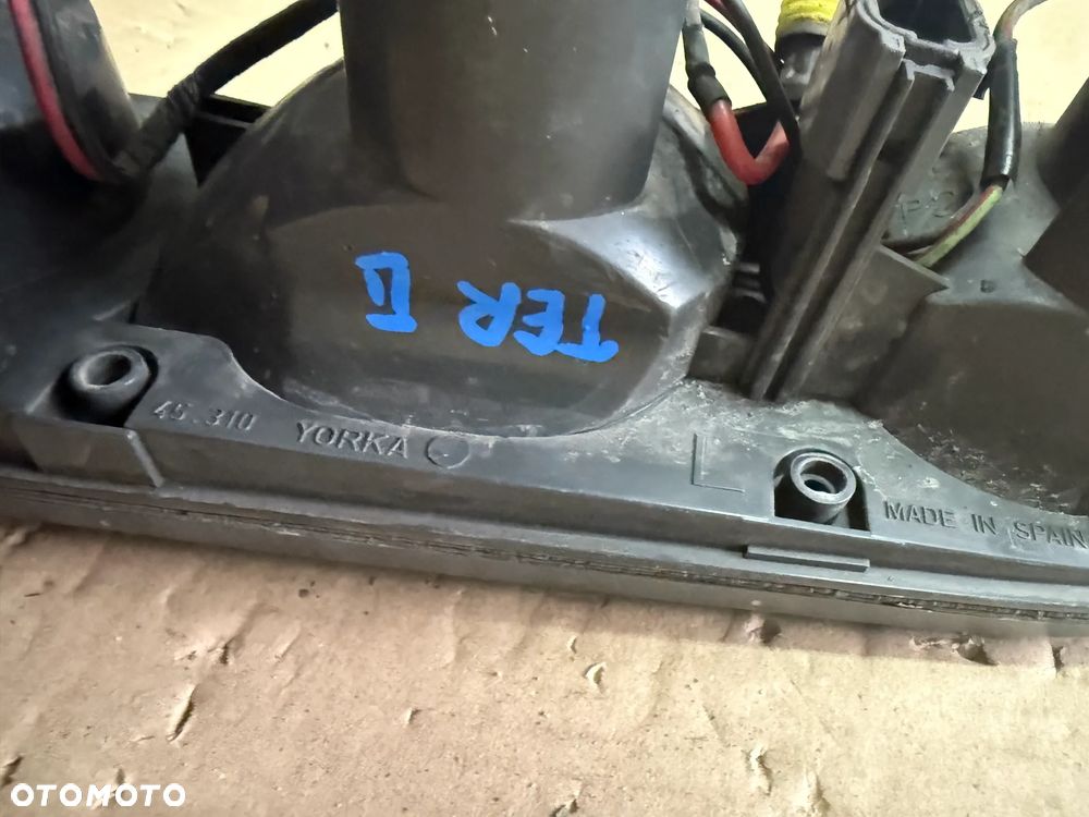 Reflektor / lampa tylna w zderzak nissan terrano 2 - lewa strona - oryginalna - 3