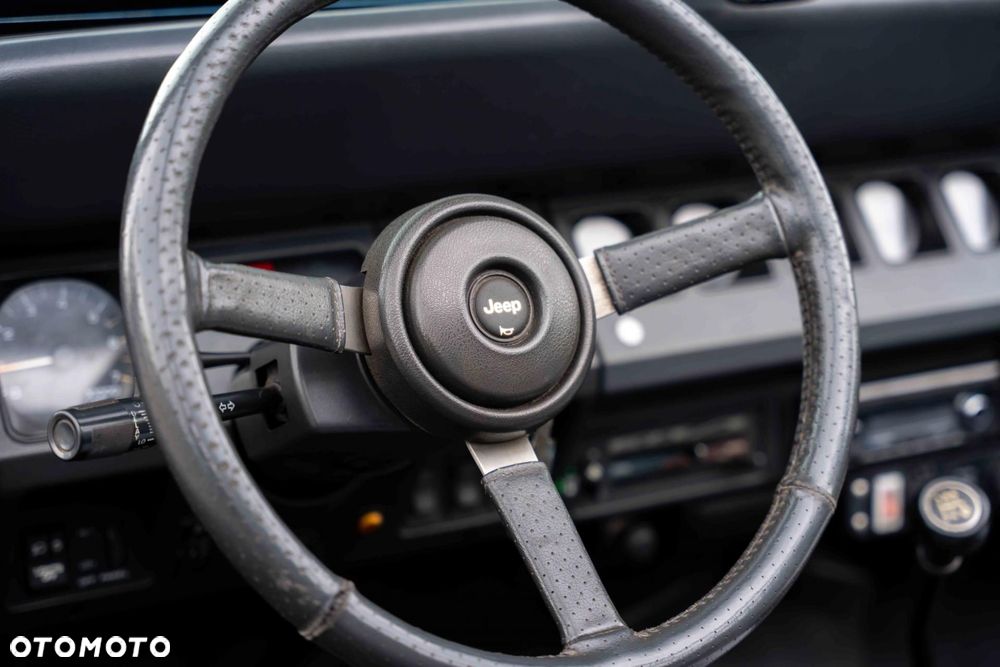 Jeep Wrangler - 13