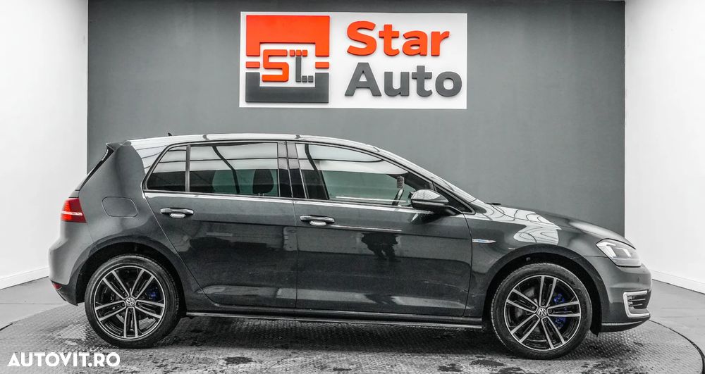 Volkswagen Golf - 10