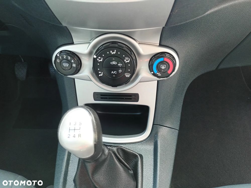 Ford Fiesta 1.25 Celebration - 11