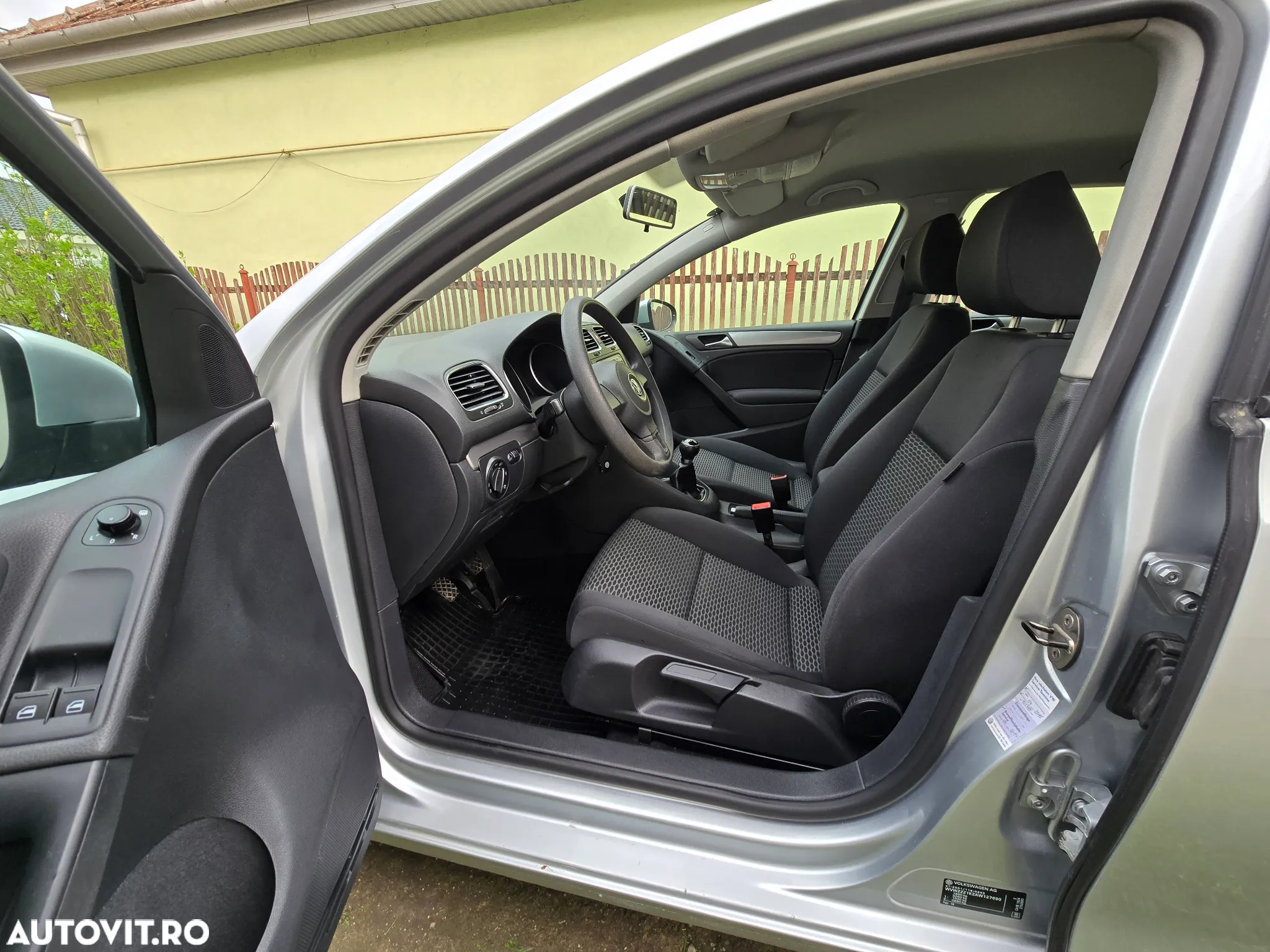 Volkswagen Golf 1.6 TDI DPF Comfortline - 14
