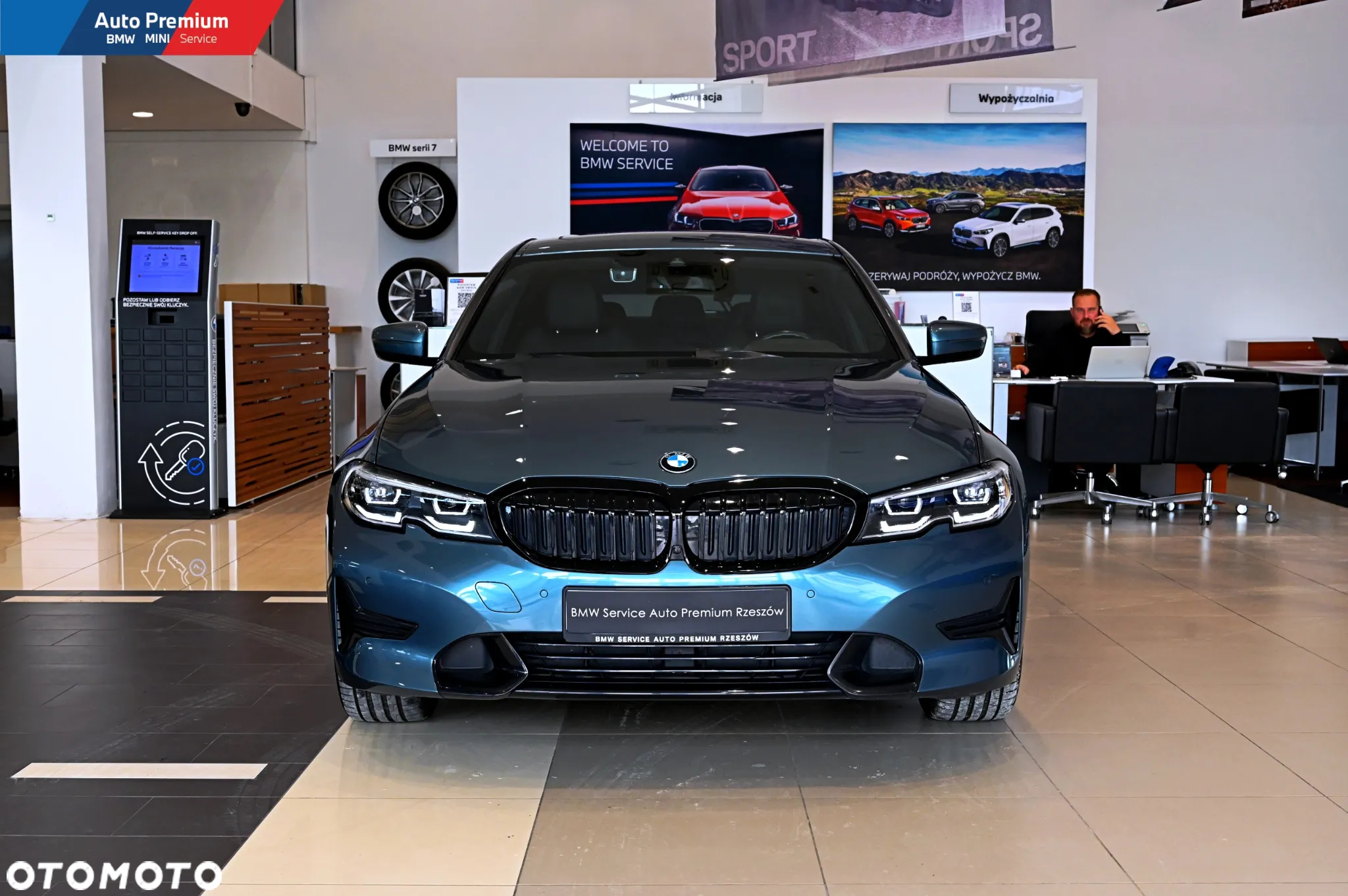 BMW Seria 3 330i xDrive Sport Line - 2