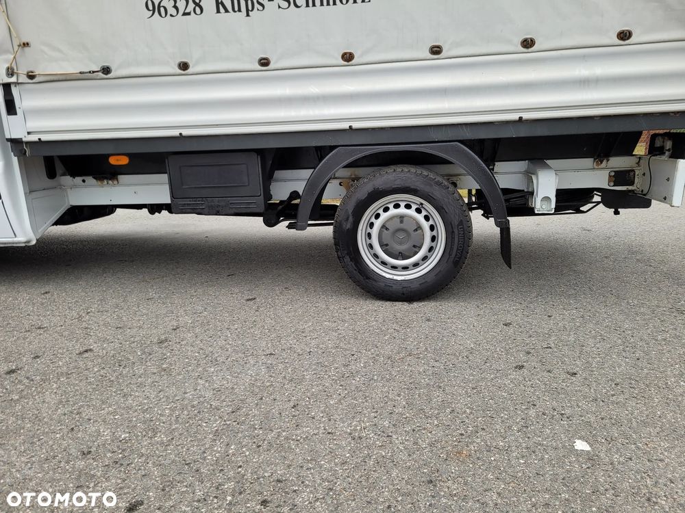 Mercedes-Benz Sprinter - 11