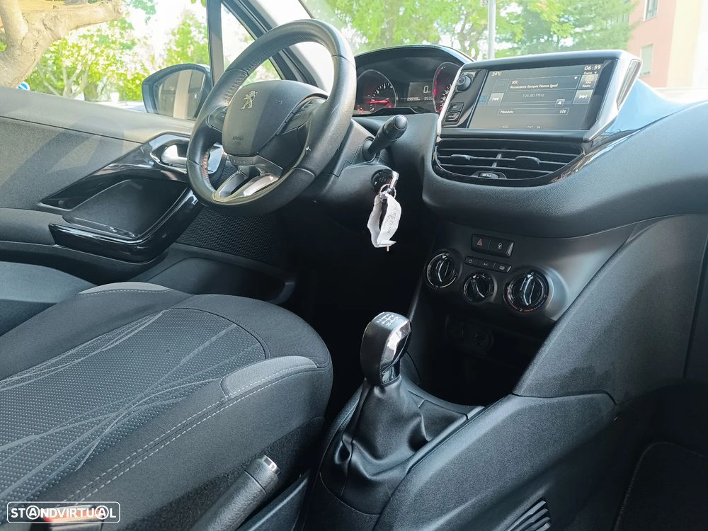 Peugeot 208 1.2 VTi SE Style - 20