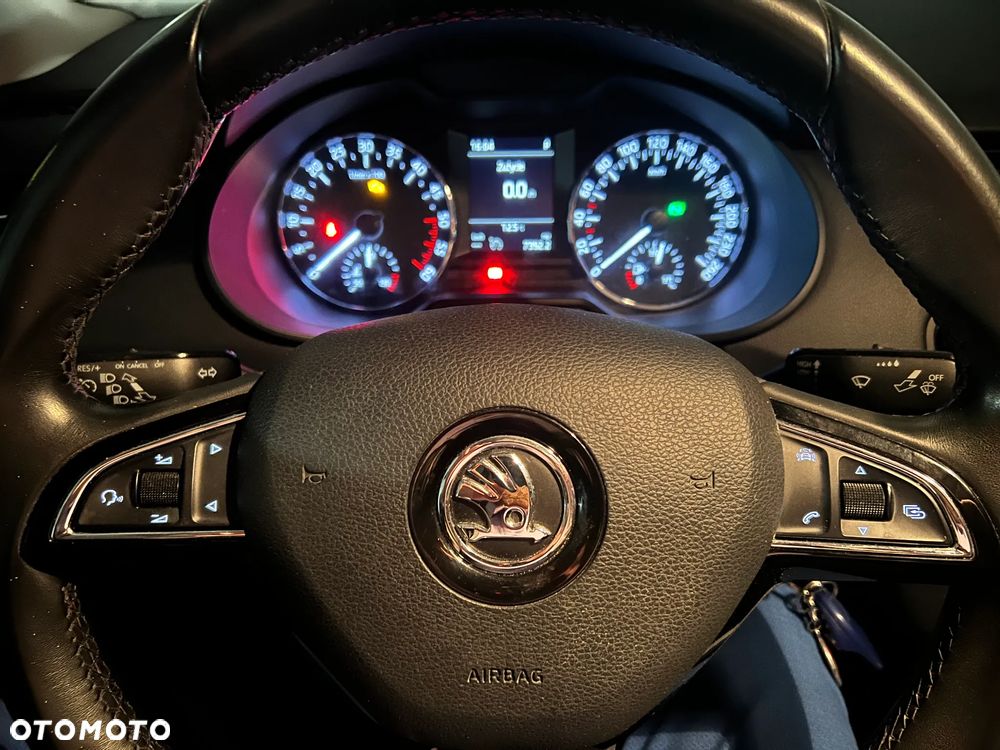 Skoda Octavia 1.6 TDI Ambition DSG - 6