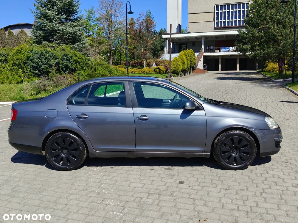 Volkswagen Jetta 1.6 Comfortline - 2