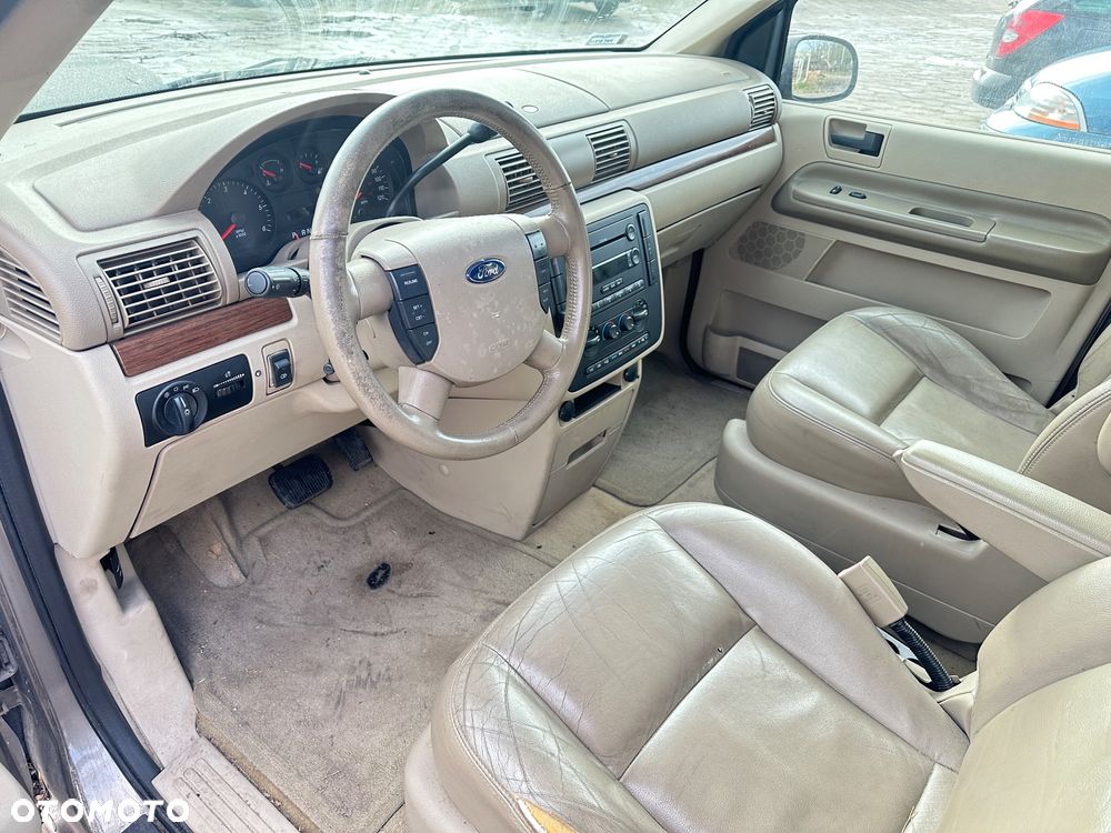 Ford Freestar - 9