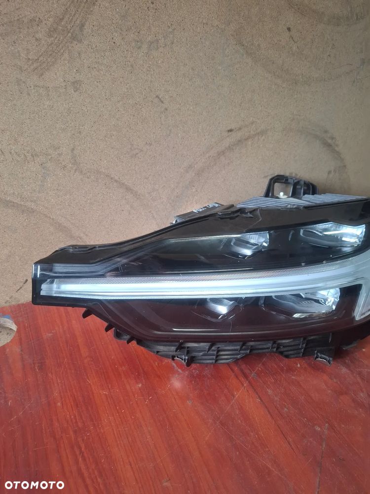 Volvo XC60 II Lampa Lewa Przód Lift Full Led  EU - 3