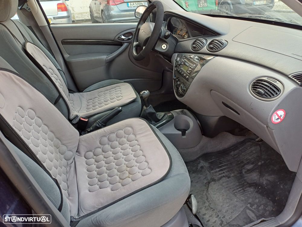 Ford Focus 1.6 Ghia - 4