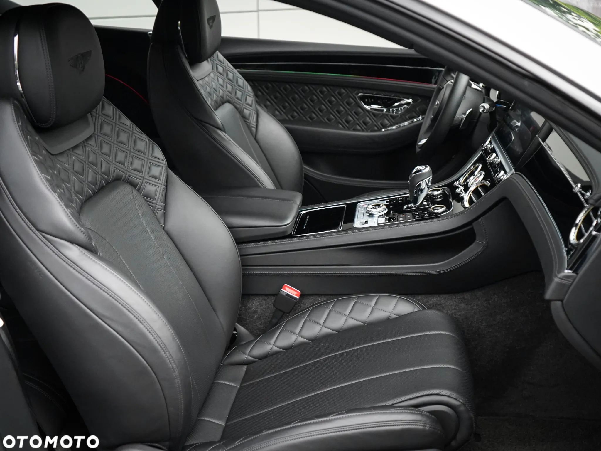 Bentley Continental GT New V8 - 22