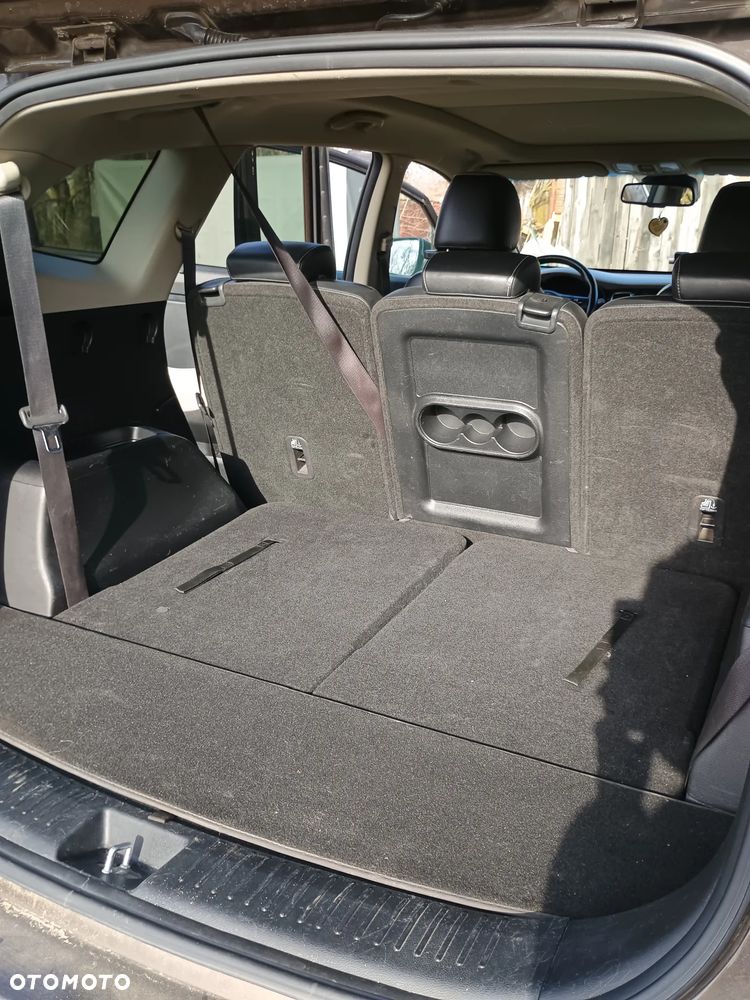 Kia Carens 1.7 CRDi XL 7os - 12