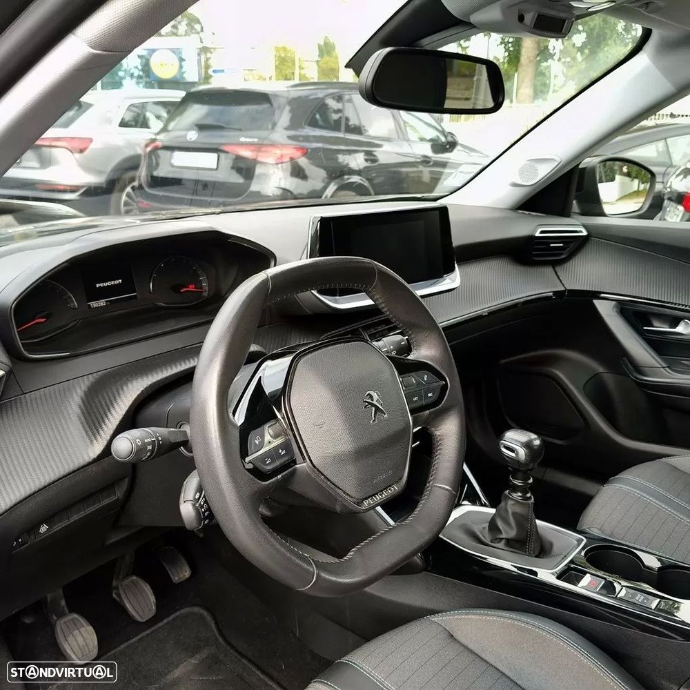 Peugeot 2008 1.2 PureTech Allure - 17