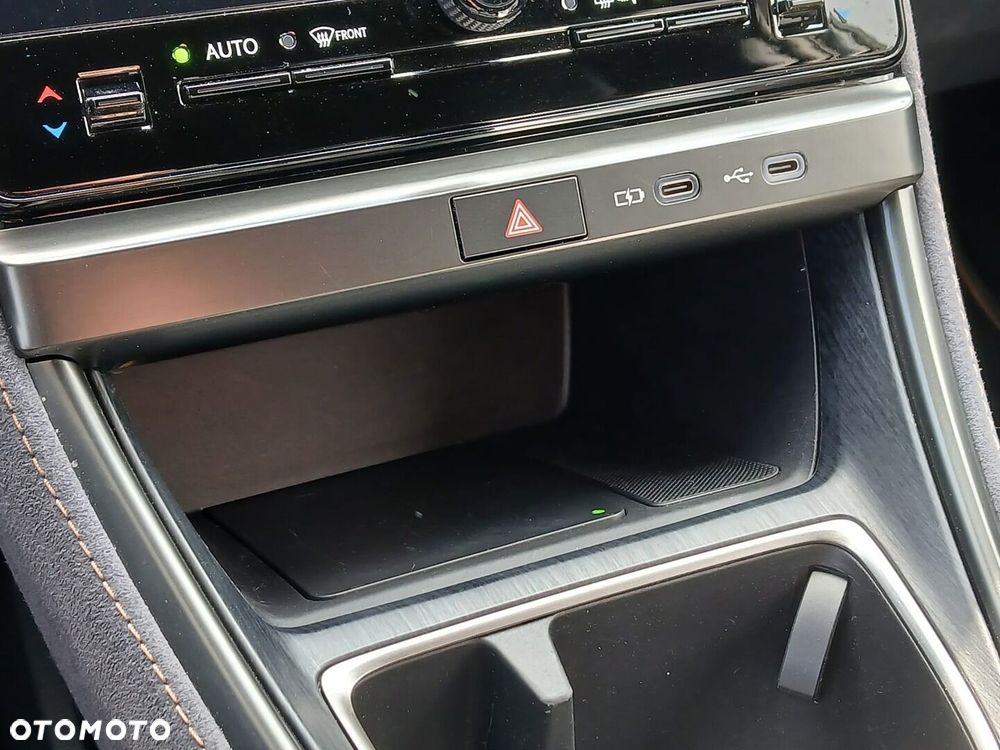 Lexus LBX 1.5 Hybrid Cool - 25