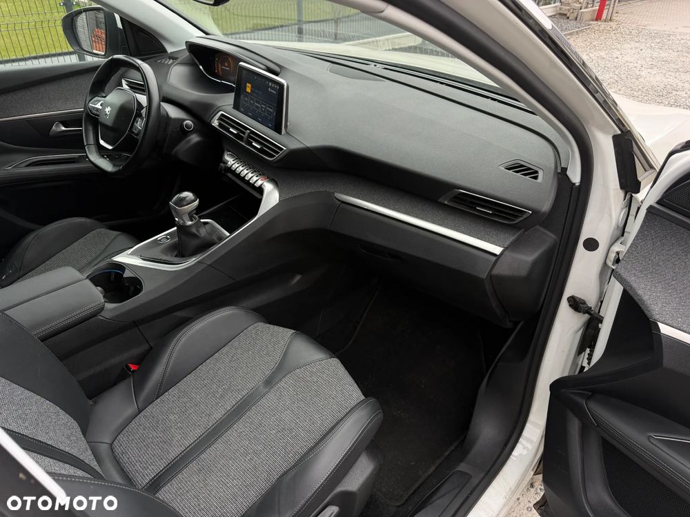 Peugeot 3008 1.5 BlueHDi Allure Pack S&S - 17