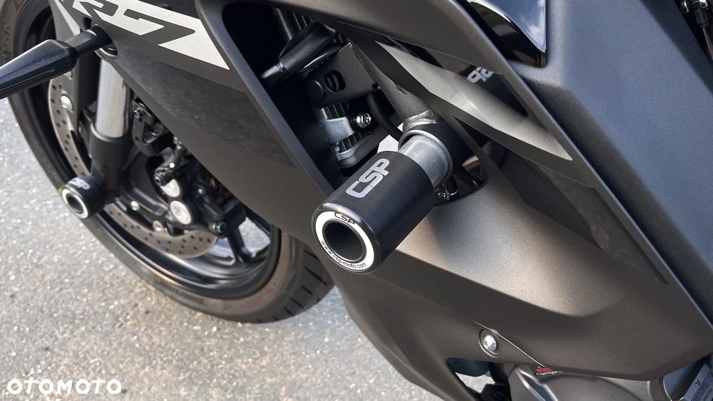 Yamaha R7 - 13