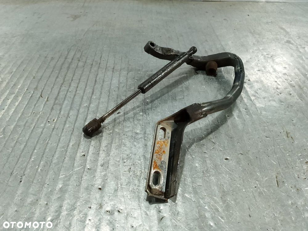 ZAWIASY KLAPY BAGAŻNIKA KOMPLET AUDI 80 B2 811827300F  811827299F - 1