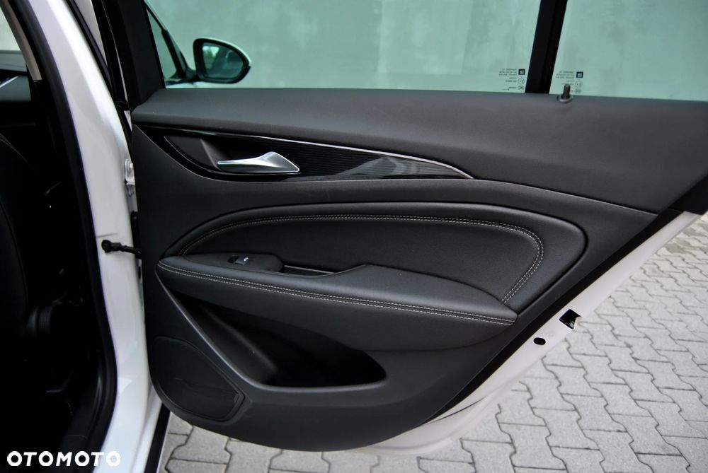 Opel Insignia Sports Tourer 2.0 BiTurbo Diesel 4x4 Innovation - 28