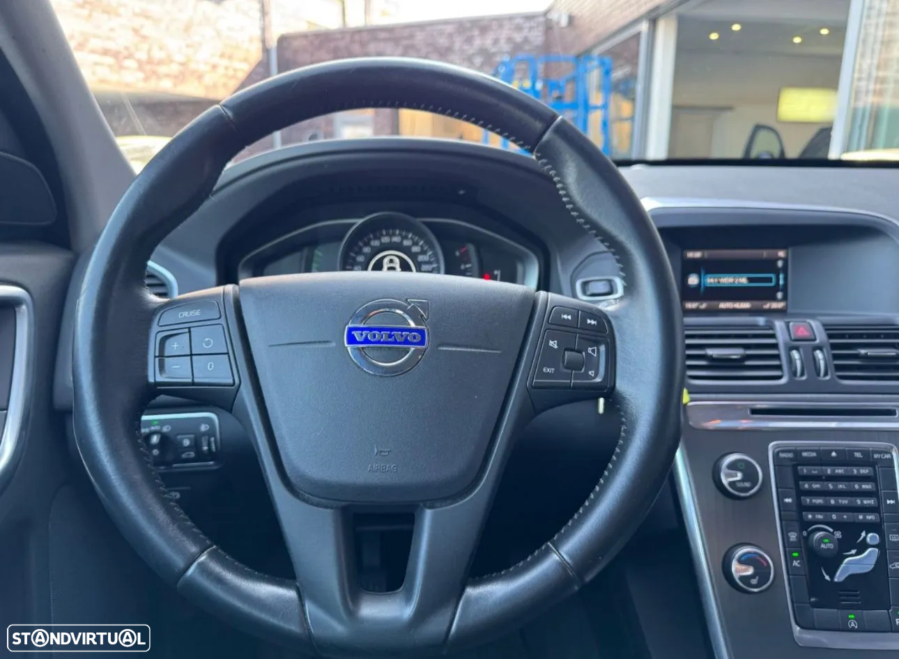 Volvo XC 60 2.0 D4 Dynamic Edition Geartronic - 8