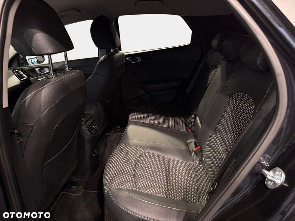 Kia XCeed - 15