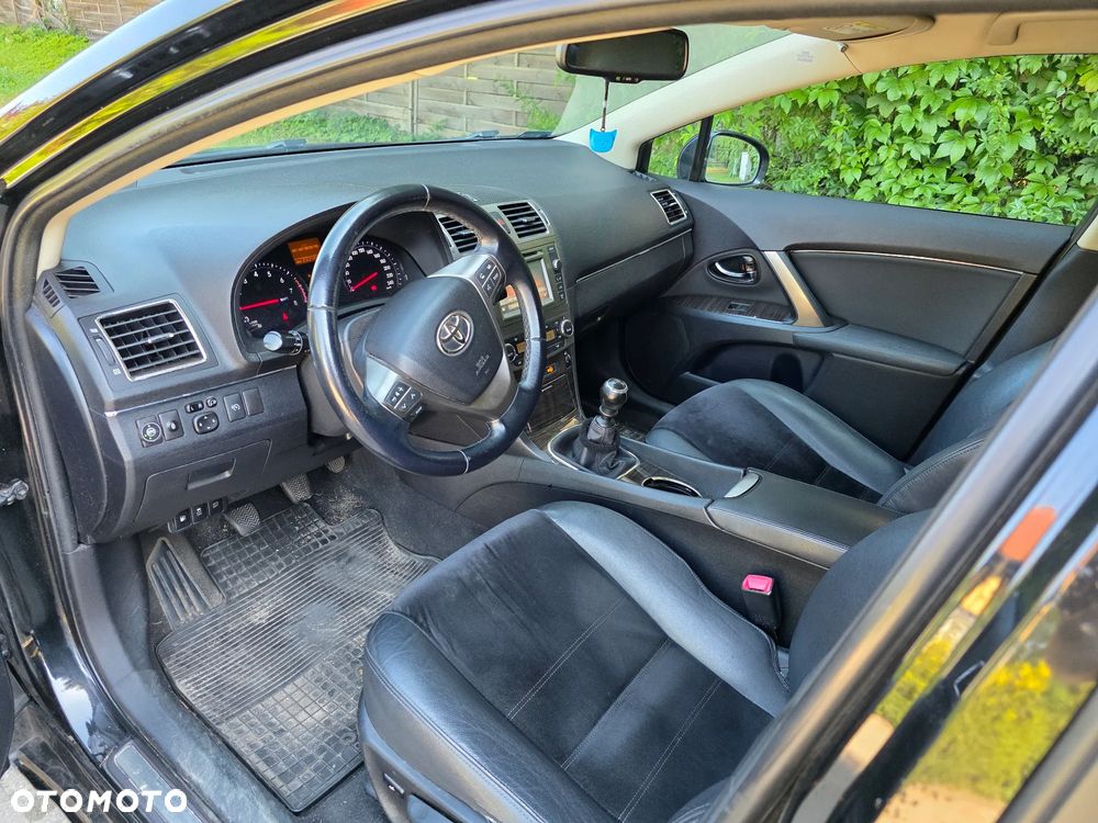 Toyota Avensis 1.8 Premium - 8