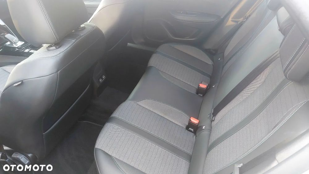 Peugeot 2008 1.5 BlueHDi Allure S&S EAT8 - 15