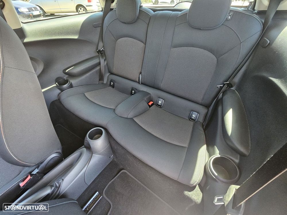 MINI 3 Portas One D - 20