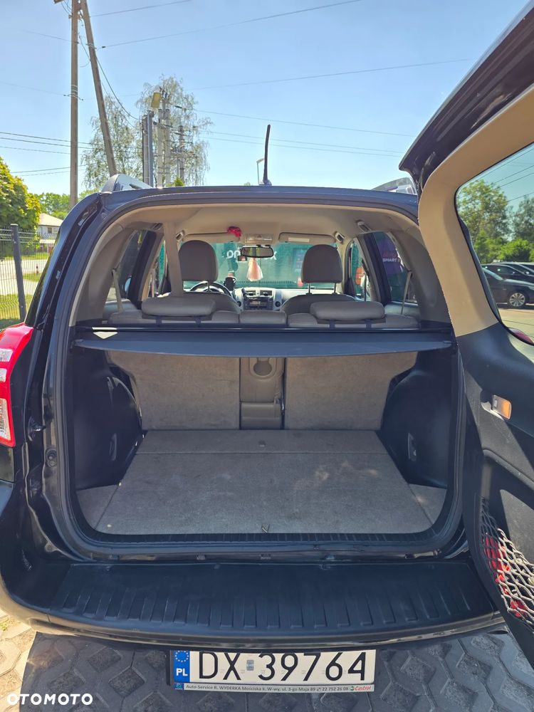 Toyota RAV4 - 9