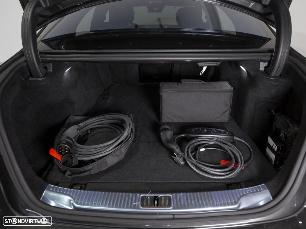 Mercedes-Benz S 580 e - 16