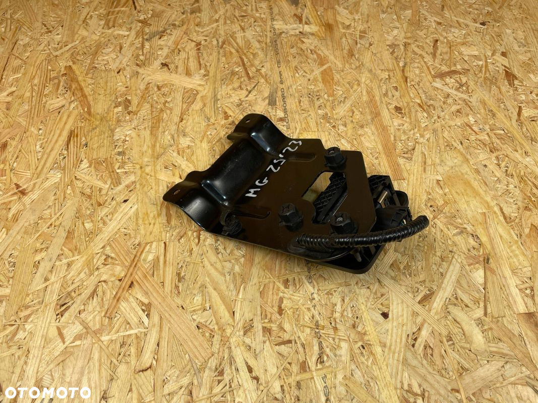 RADAR SENSOR DISTRONIC UCHWYT WTYCZKA MG ZS EV 11512779 10703728 2019- - 6