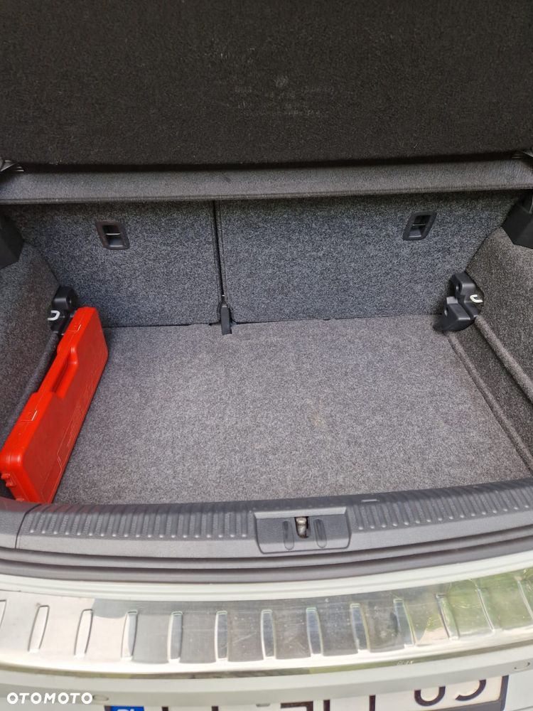 Volkswagen Polo - 8