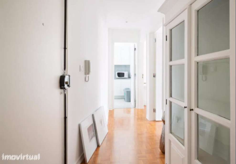 Excelente apartamento T1 mobilado e equipado nas Avenidas Novas - Grande imagem: 5/16