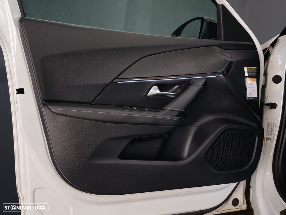 Peugeot e-2008 GT Pack - 22