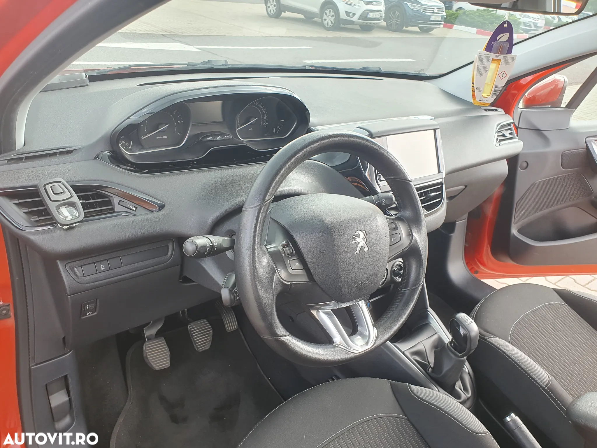Peugeot 208 1.2 L PureTech Access - 8