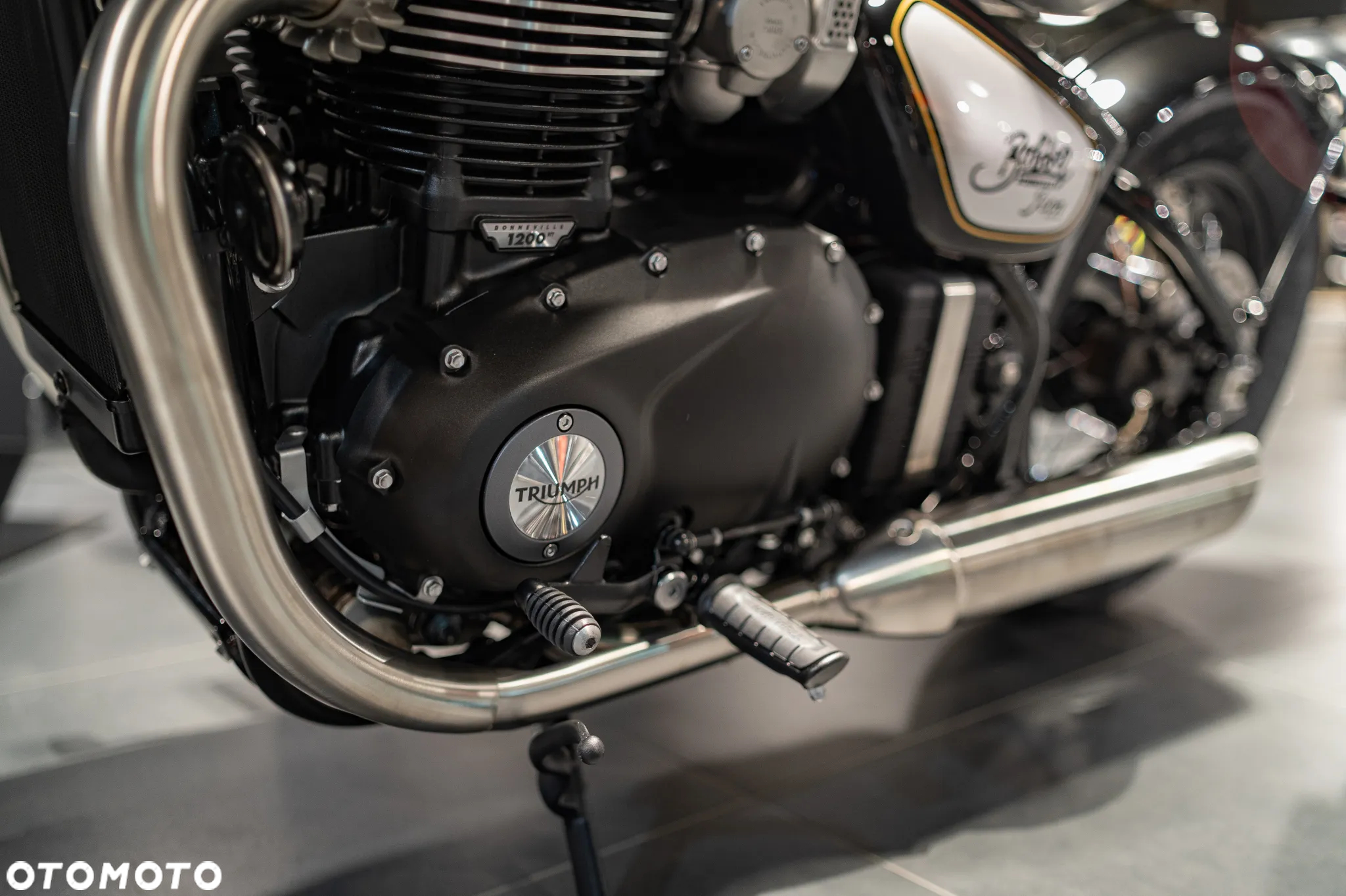 Triumph Bonneville Bobber - 18