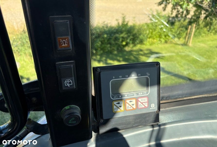 New Holland TL90 , rok 2001 - 17