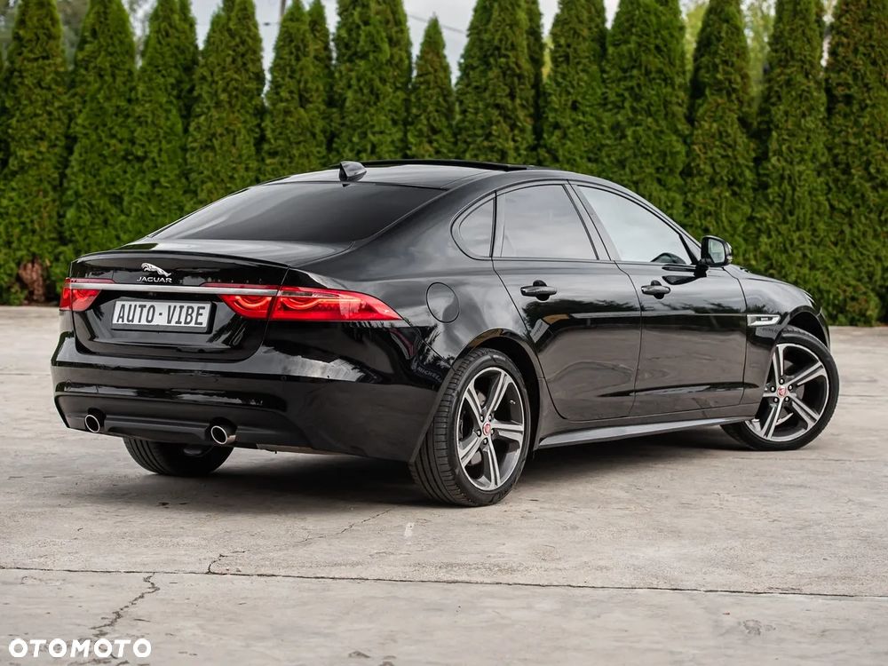 Jaguar XF P250 R-Dynamic BLACK - 13