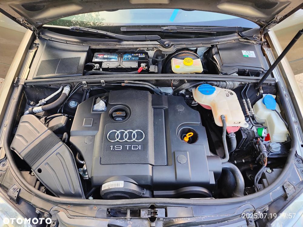 Audi A4 Avant 2005 photo 2