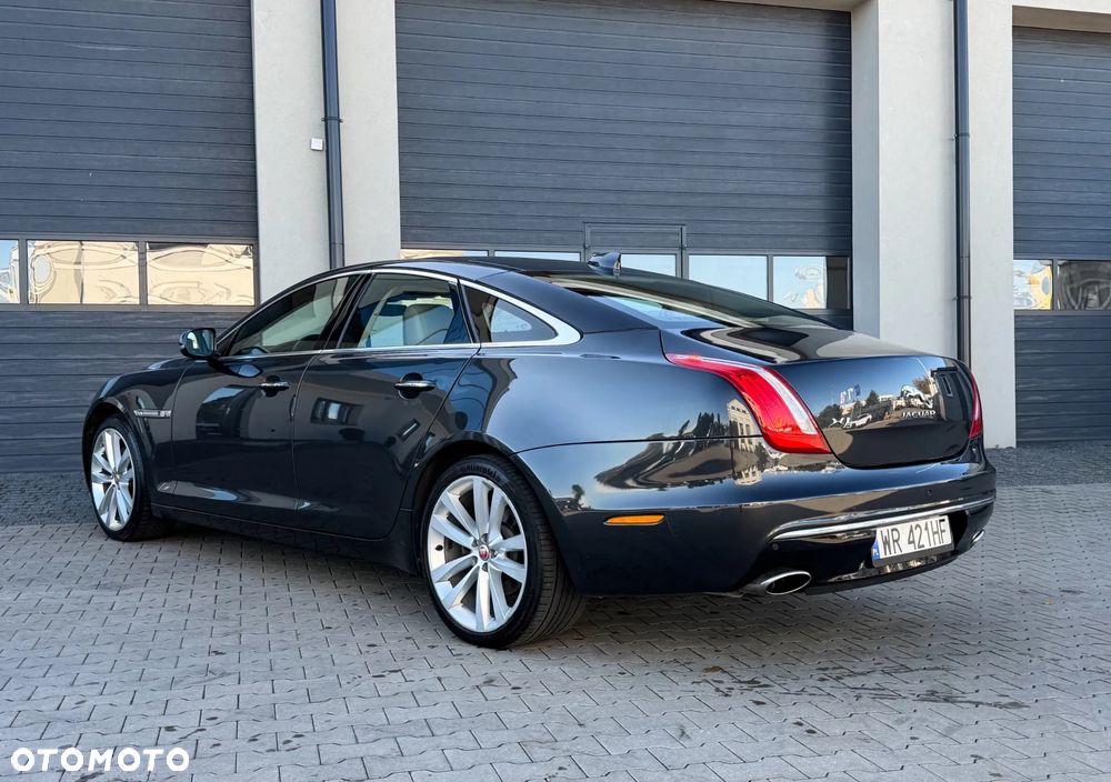 Jaguar XJ 3.0 D V6 Premium Luxury - 17