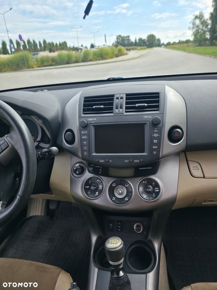 Toyota RAV4 - 7