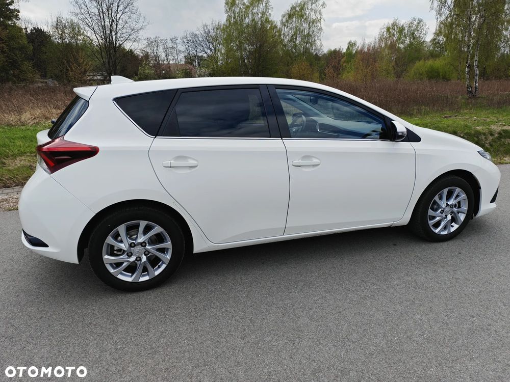 Toyota Auris - 22