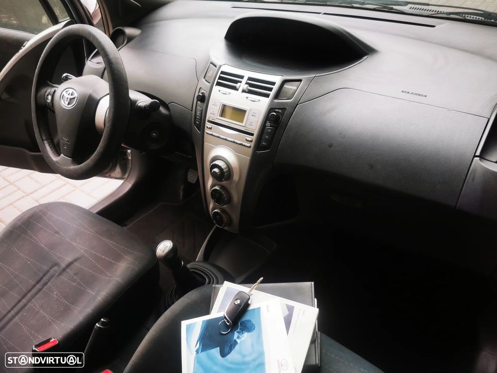 Toyota Yaris 1.0 VVT-i AC - 22