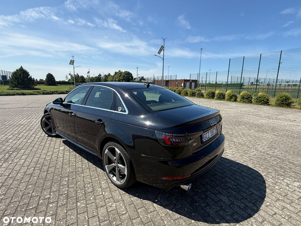 Audi A4 Limousine 2.0 TFSI Quattro Sport S tronic - 4