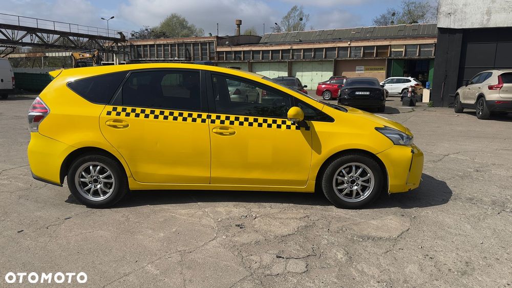 Toyota Prius+ (Hybrid) - 5